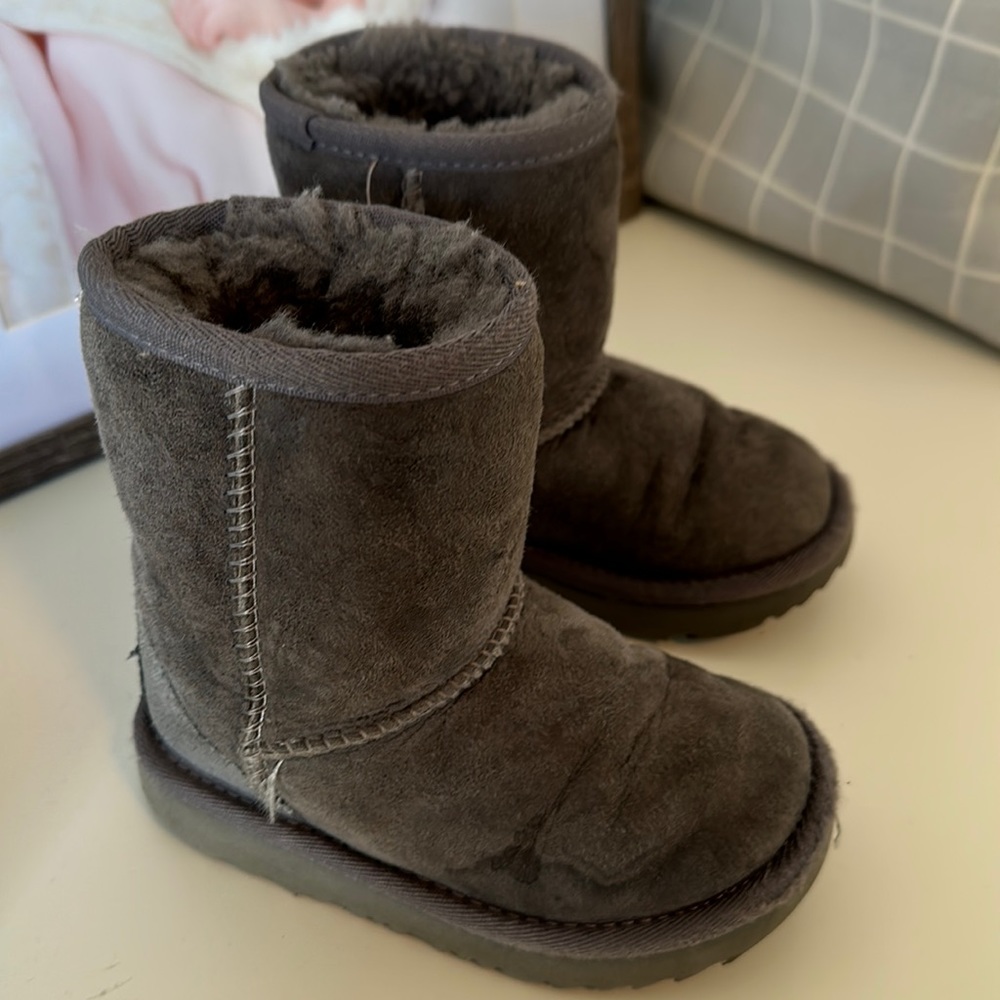 Ugg Australia grey kids boots. Size US 8